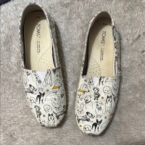 TOMS' Cream Dog shoes. Hardly worn, one small imperfection as shown in 4th pic